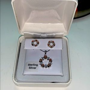 Necklace and earring set